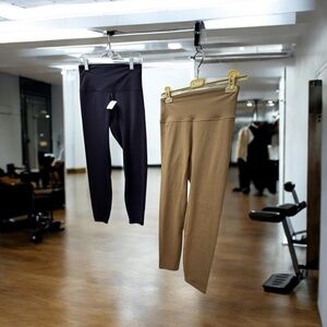 Czyia, Woman, 2 leggings gym $14 Each, Brown, Purple, Sz 6-8, Abdomen control.!